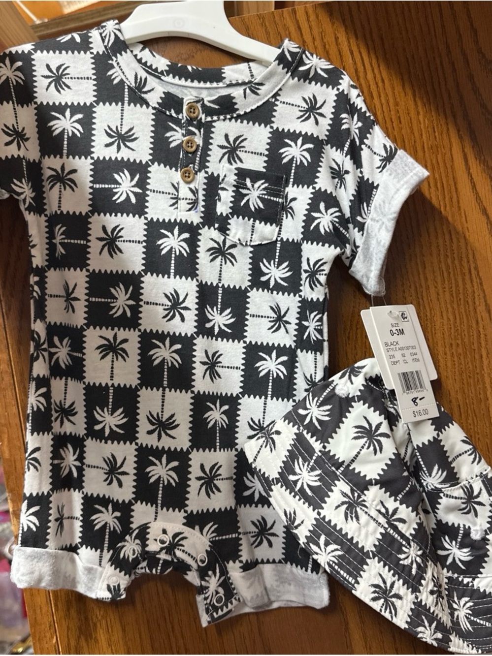 2pc size 0-3mo Black & White Palm-Print Baby Romper Set